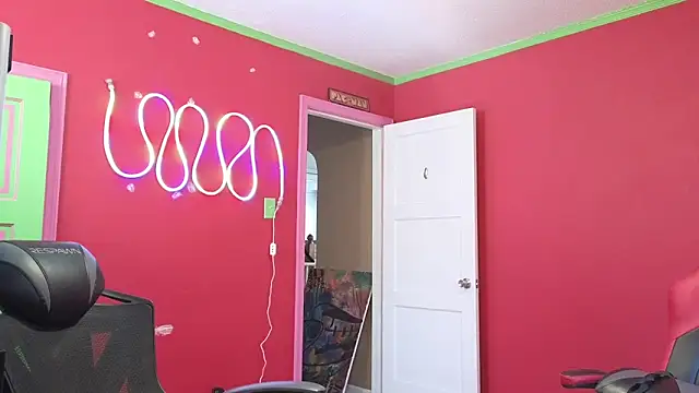 xofrankiefinexo online show from February 28, 2026, 6:29 pm