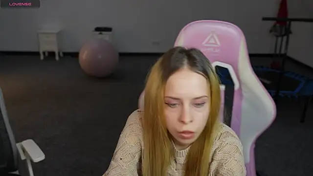 Snapshot of Luchi_Sun chatting on October 25, 2025, 10:14 am Luchi Sun online show from October 25, 2025, 10:14 am