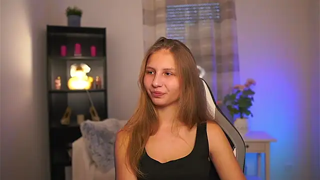 Snapshot of emmie_murray chatting on February 1, 2026, 2:37 pm emmie murray online show from February 1, 2026, 2:37 pm