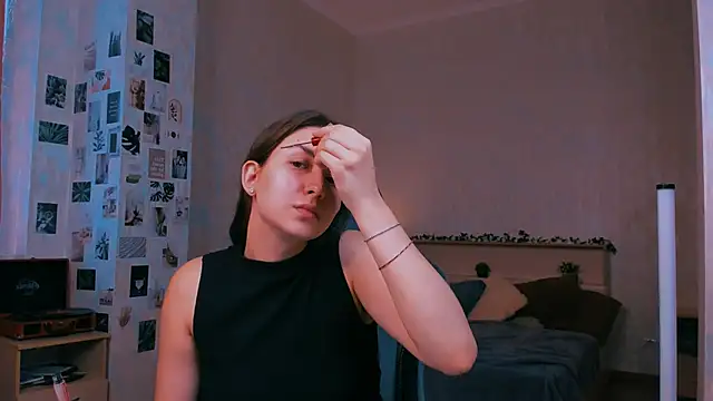 raviolly046 online show from October 29, 2025, 9:30 am