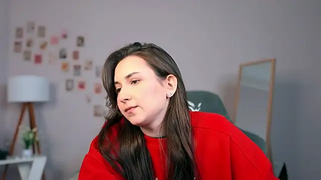 raviolly046 online show from September 27, 2025, 9:37 am