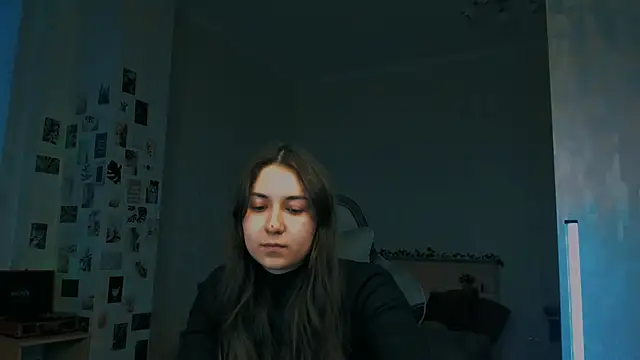 raviolly046 online show from November 17, 2025, 12:31 pm