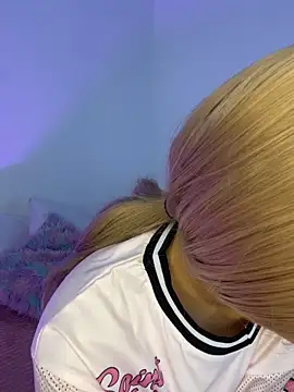 emily  walker online show from April 10, 2026, 4:19 am