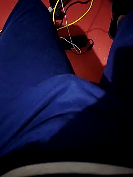 Snapshot of Gigolo31per31 chatting on October 31, 2025, 5:48 am Gigolo31per31 online show from October 31, 2025, 5:48 am