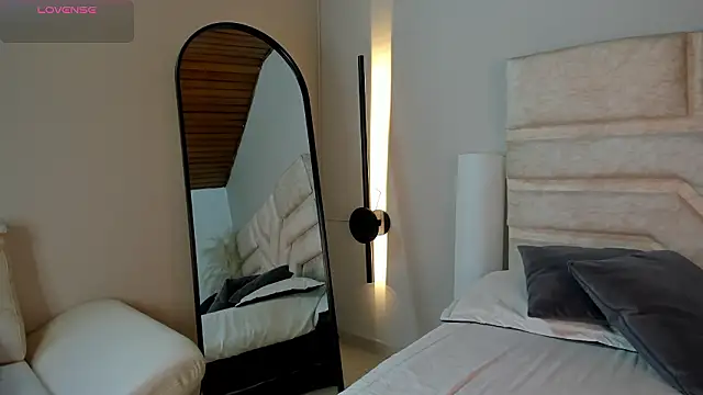 cherry bunnyx online show from February 22, 2026, 3:53 am