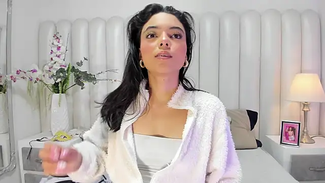 AriaBelles online show from November 9, 2025, 10:08 am