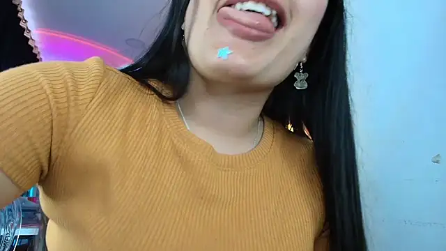 Snapshot of Hinata_21_ chatting on February 13, 2026, 8:20 pm Hinata 21 online show from February 13, 2026, 8:20 pm