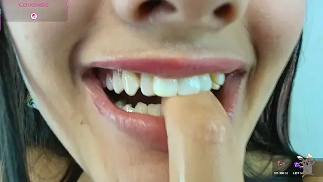 Hinata 21  online show from March 12, 2026, 8:57 pm