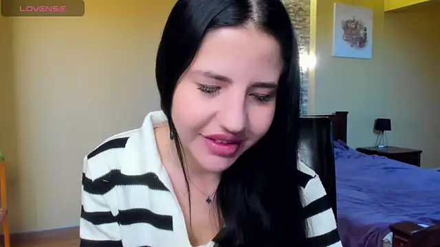 Malibu J online show from November 19, 2025, 9:42 am