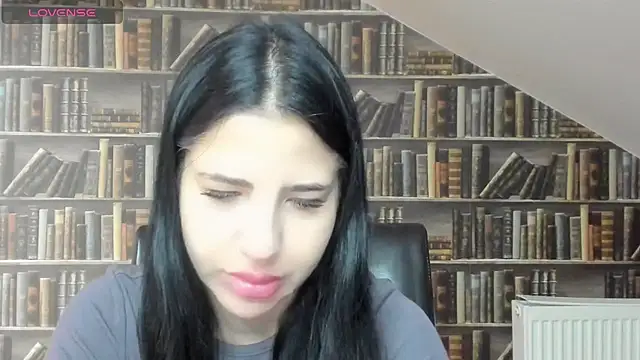 Malibu J online show from November 7, 2025, 8:52 am