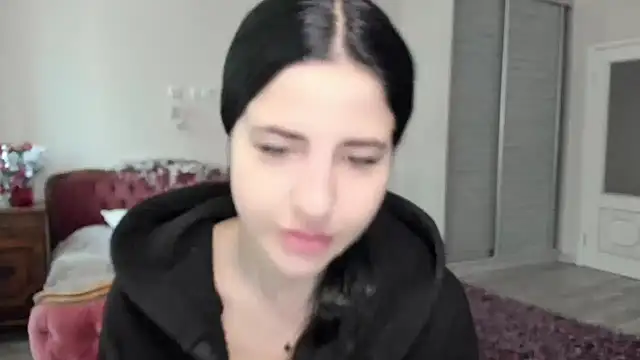 Malibu J online show from December 18, 2025, 7:24 am