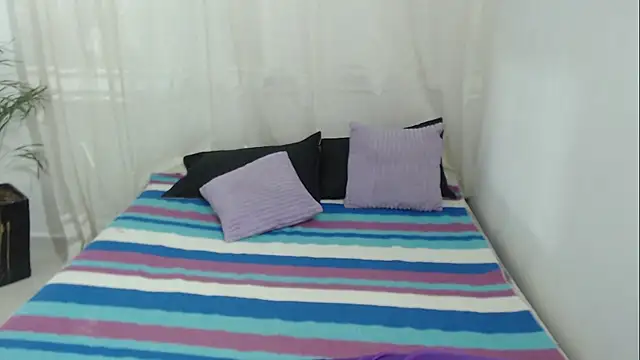 Snapshot of power_love_lemon chatting on October 17, 2025, 12:29 pm power love lemon online show from October 17, 2025, 12:29 pm