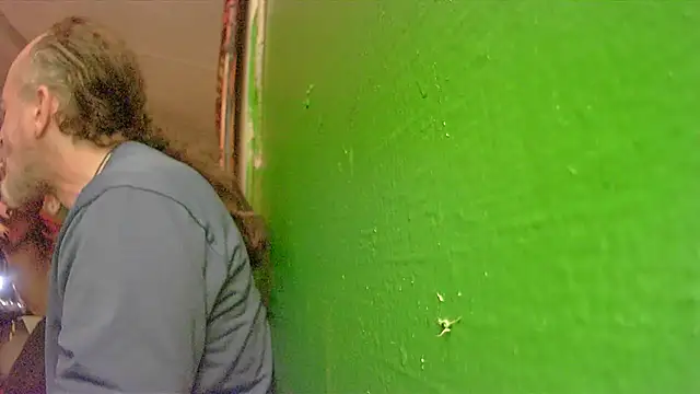 Snapshot of HippieDad333 chatting on September 28, 2025, 11:34 pm HippieDad333 online show from September 28, 2025, 11:34 pm