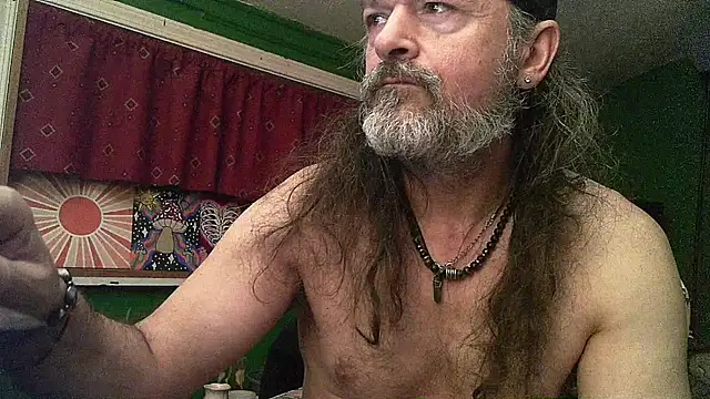 Snapshot of HippieDad333 chatting on March 26, 2026, 12:09 am HippieDad333 online show from March 26, 2026, 12:09 am