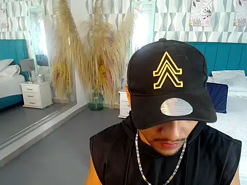 Snapshot of Max_Rivers chatting on October 6, 2025, 12:28 pm Max Rivers online show from October 6, 2025, 12:28 pm