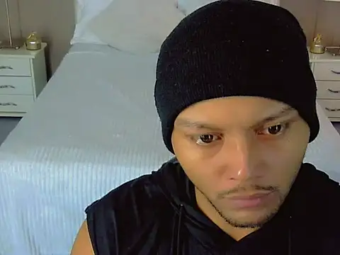 Snapshot of Max_Rivers chatting on October 8, 2025, 12:28 pm Max Rivers online show from October 8, 2025, 12:28 pm