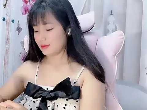 Snapshot of Lie_liee chatting on July 16, 2026, 12:40 am Lie liee online show from July 16, 2026, 12:40 am