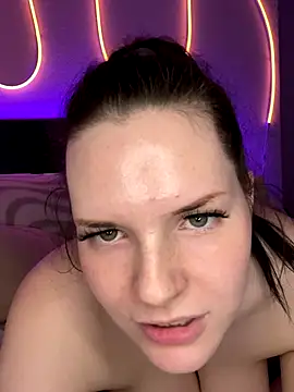 Snapshot of Mila-Jasmin chatting on November 11, 2025, 9:53 pm Mila-Jasmin online show from November 11, 2025, 9:53 pm