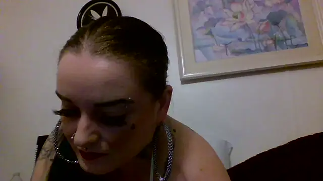 Snapshot of kendraray chatting on October 14, 2025, 12:33 am kendraray online show from October 14, 2025, 12:33 am