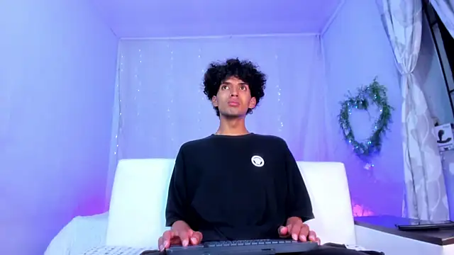 josesweet  online show from November 4, 2025, 10:46 pm