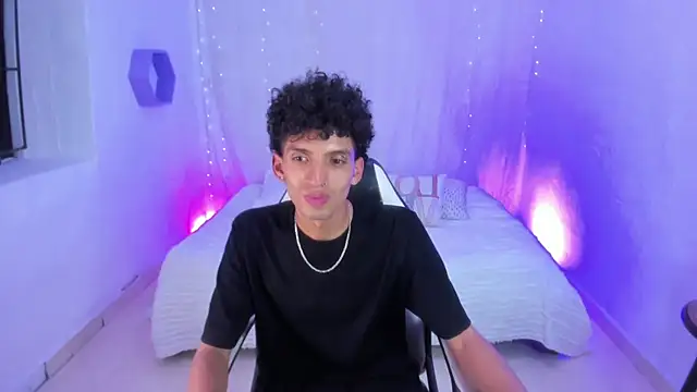 josesweet  online show from December 2, 2025, 9:49 pm