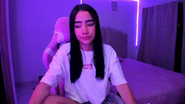 ISABELFORYOU1 online show from October 6, 2025, 12:23 am