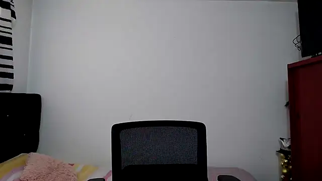 abrilsex23 online show from December 16, 2025, 2:43 pm