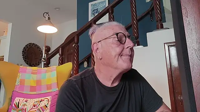 Lasivobruno online show from June 11, 2026, 9:45 pm