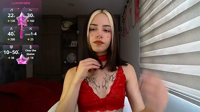 Snapshot of Kittyross chatting on February 14, 2026, 4:40 pm Kittyross online show from February 14, 2026, 4:40 pm