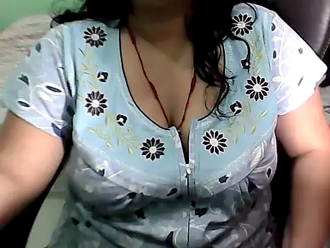 BABITA KUMARII online show from May 13, 2026, 5:31 pm