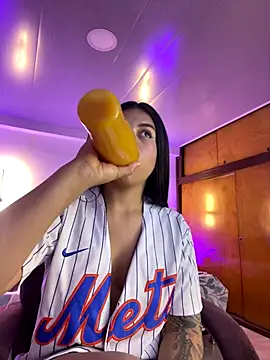 kloe28 online show from September 30, 2025, 3:45 am