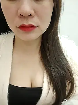 Girl Shy2000 online show from December 16, 2025, 4:11 pm