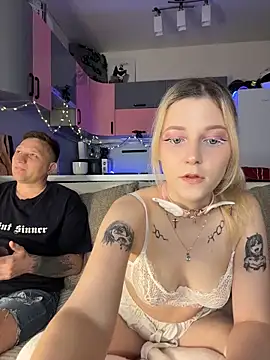 Crystal Neko online show from April 17, 2026, 9:28 pm