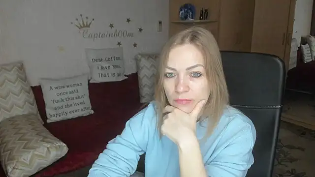 Tiffany Bates online show from November 26, 2025, 3:17 am