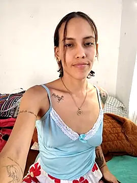 Lilo-skinny online show from October 19, 2025, 10:01 pm