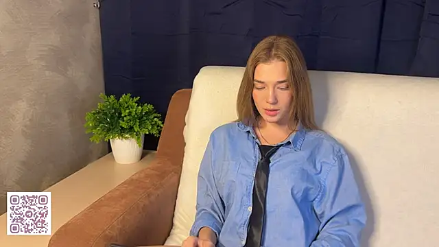 LilianLee online show from October 7, 2025, 5:03 pm