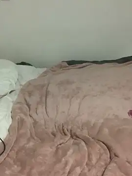 june cat online show from October 29, 2025, 7:57 pm