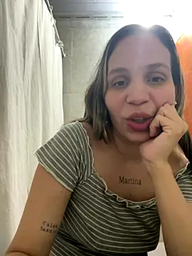 afroditabri online show from September 29, 2025, 3:46 am