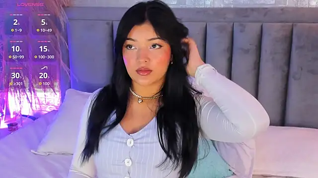 EmmaBlossom online show from November 2, 2025, 3:06 pm