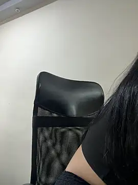 Snapshot of EmmaBlossom chatting on June 15, 2026, 11:54 am EmmaBlossom online show from June 15, 2026, 11:54 am