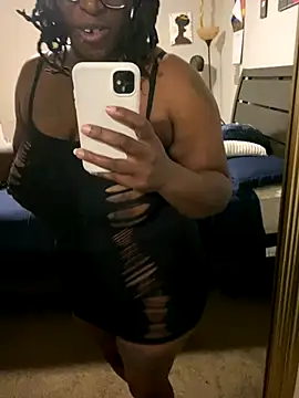 Snapshot of TuttiBoo03 chatting on November 6, 2025, 3:27 pm TuttiBoo03 online show from November 6, 2025, 3:27 pm