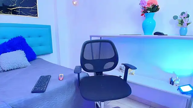 Lovers 21 online show from October 6, 2025, 9:15 pm