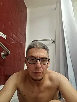 Snapshot of CerveniXXL chatting on November 28, 2025, 8:31 pm CerveniXXL online show from November 28, 2025, 8:31 pm