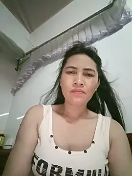 Snapshot of Lazzikaka chatting on October 4, 2025, 11:17 pm Lazzikaka online show from October 4, 2025, 11:17 pm