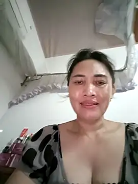 Snapshot of Lazzikaka chatting on October 6, 2025, 2:29 pm Lazzikaka online show from October 6, 2025, 2:29 pm