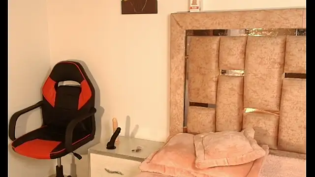 MarcelaNast online show from October 27, 2025, 11:33 am