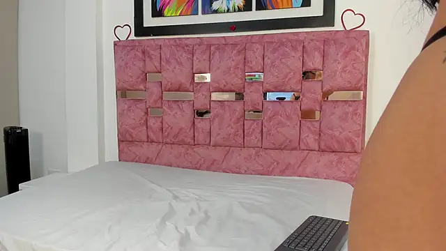 abella lov online show from October 20, 2025, 12:27 pm