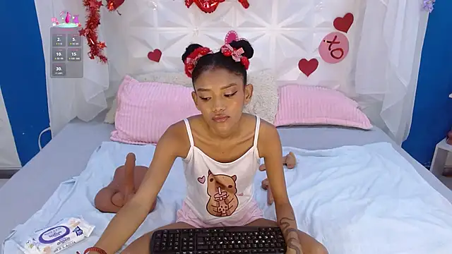 Snapshot of adisson_petite1 chatting on February 17, 2026, 5:43 pm adisson petite1 online show from February 17, 2026, 5:43 pm