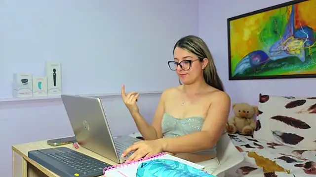 katiaa lovv online show from March 26, 2026, 10:29 pm