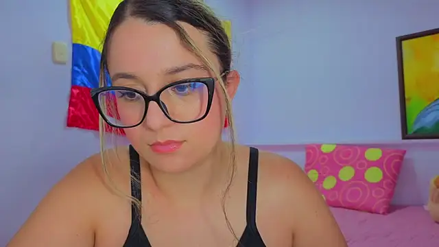 katiaa lovv online show from June 4, 2026, 7:40 pm